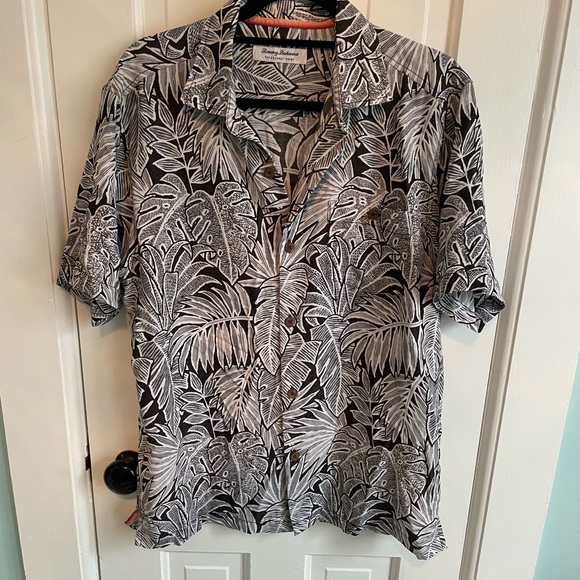 Tommy Bahama Coconut Fronds Short Sleeve Button Up Size Medium - Picture 2 of 6